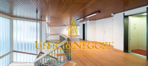 Oficina en Milan, Italy 153 m² No. 333275 2