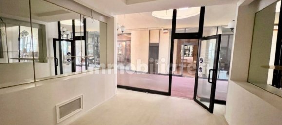 2 rooms Commercial property in Piacenza, Italy No. 86093 5