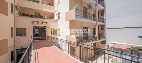 4 rooms Apartment in Messina, Italy No. 258137 2