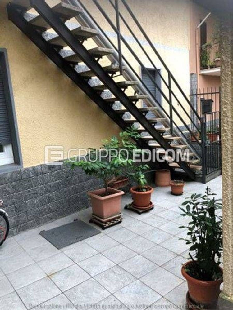 Apartamento de 3 divisões em Busto Arsizio, Italy N.º 1676