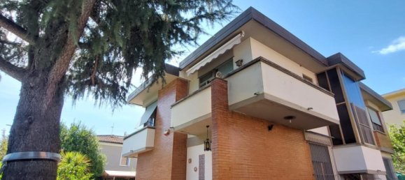 5 Schlafzimmer Villa in Pisa, Italy, Nr. 51177 2