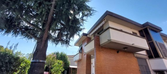 5 Schlafzimmer Villa in Pisa, Italy, Nr. 51177 9