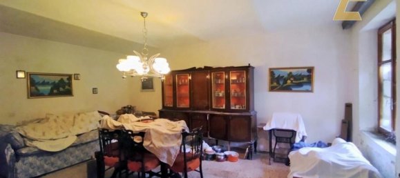 Дом с 6 комнатами в Феррере, Италия № 71701 8