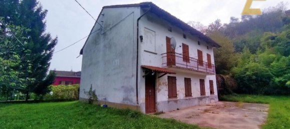 Дом с 6 комнатами в Феррере, Италия № 71701 3