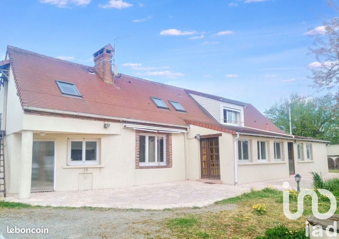 Casa de 4 dormitorios en Manou, France No. 221365