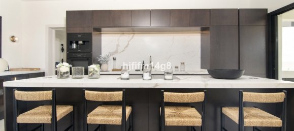 3 Schlafzimmer Villa in Marbella, Spain, Nr. 73290 23