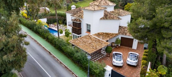 4 bedrooms House in La Quinta, Spain No. 187861 12