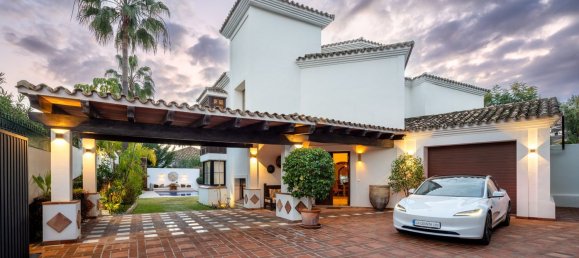 4 bedrooms House in La Quinta, Spain No. 187861 10