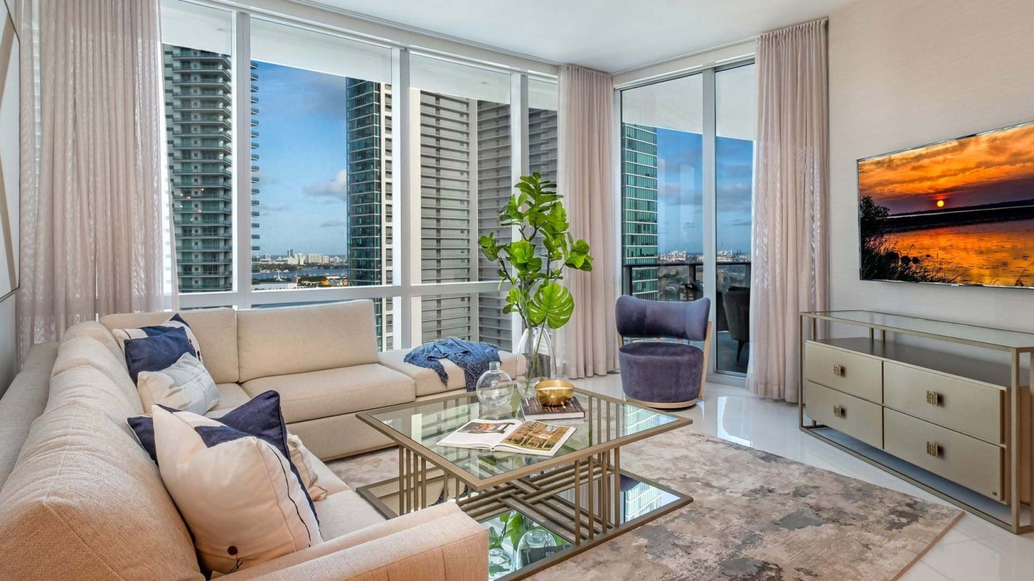 4 dormitorios apartamento en venta en Miami, Miami-Dade, Florida, USA № 616052