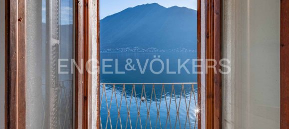 4 bedrooms Villa in Colonno, Italy No. 127267 6