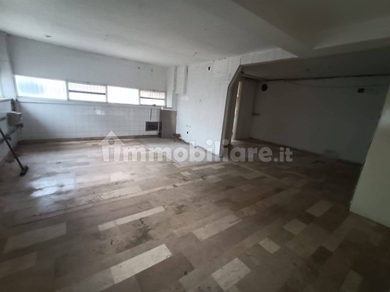 3 rooms Commercial property in Pesaro, Italy No. 189895