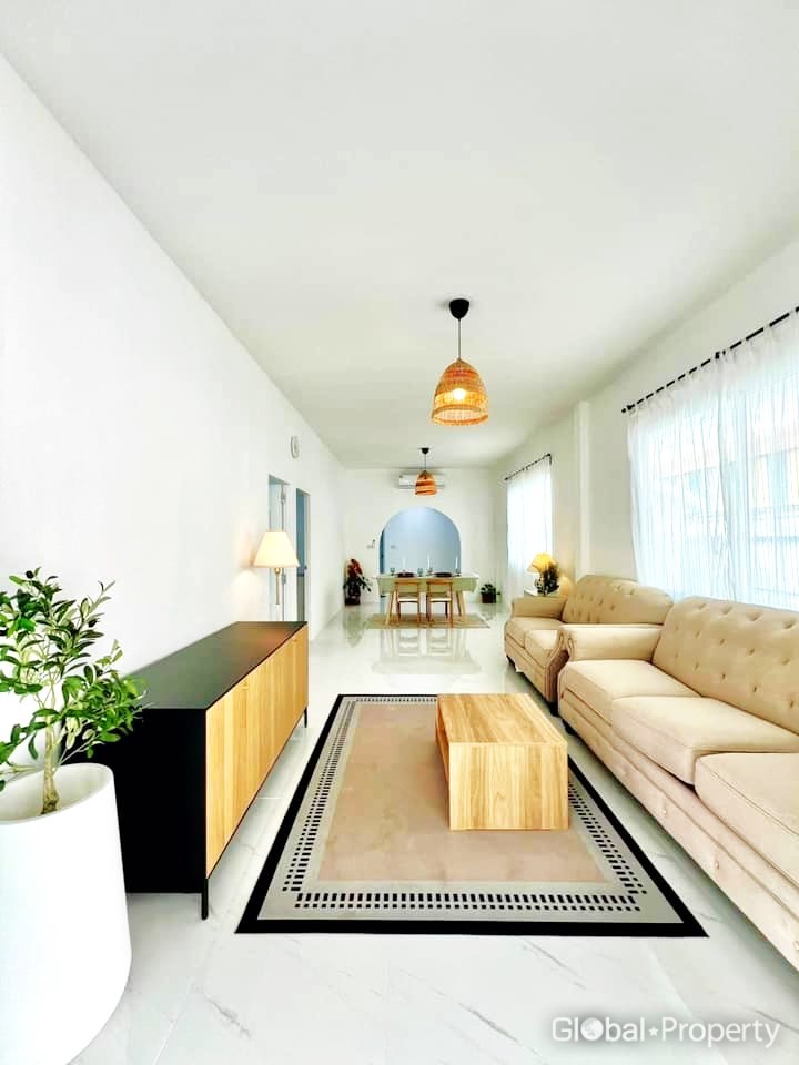 3 bedrooms House in Pattaya, Thailand No. 27295