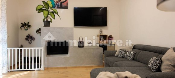 Квартира с 3 спальнями в Фино Морнаско, Италия № 209995 8