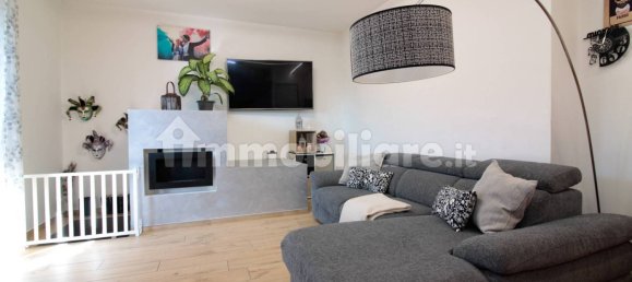 Квартира с 3 спальнями в Фино Морнаско, Италия № 209995 6