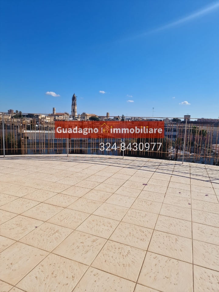 Пентхаус с 7 комнатами в Лечче, Италия № 42026