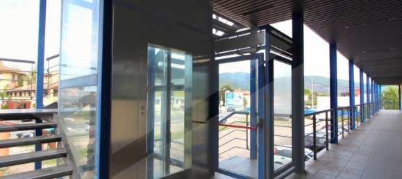 50m² Office in Bientina, Italy No. 26973 9