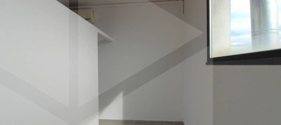 50m² Office in Bientina, Italy No. 26973 4