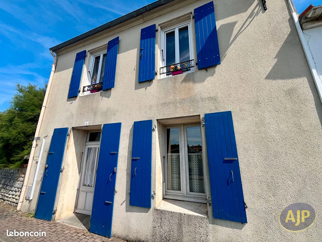 Casa T3 em Saint-Michel-en-l'Herm, France N.º 99630