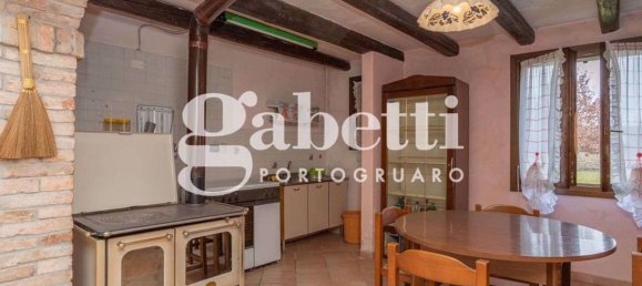 3 bedrooms House in Portogruaro, Italy No. 260312 40