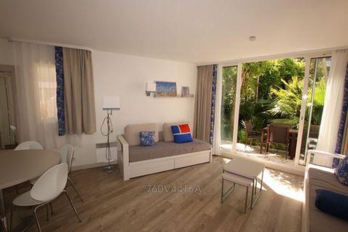 2 bedrooms Condo in Antibes, France No. 13795