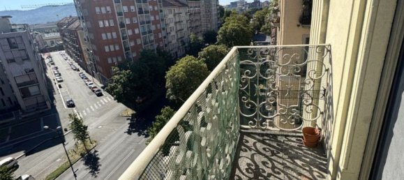 3 bedrooms Apartment in Turin, Italy No. 380319 19