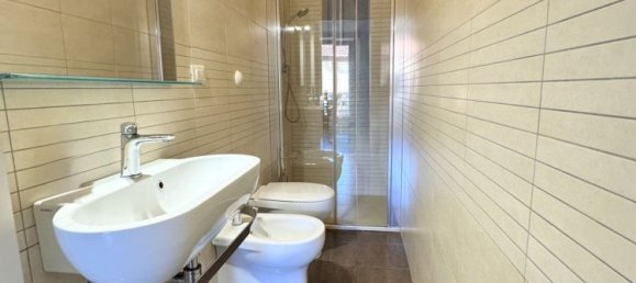 3 bedrooms Apartment in Turin, Italy No. 380319 23