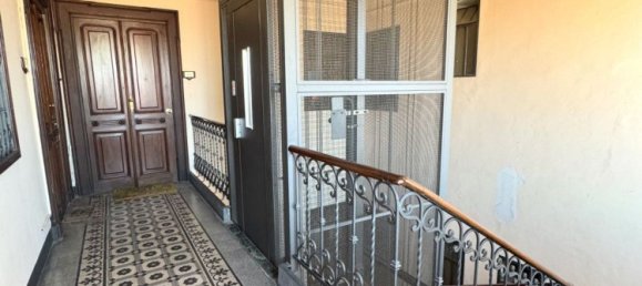 3 bedrooms Apartment in Turin, Italy No. 380319 2