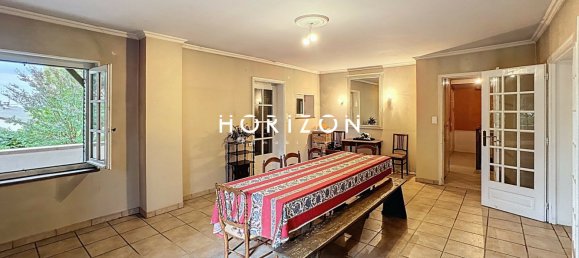 Дом с 8 комнатами в Шарне-ле-Макон, Франция № 358409 26