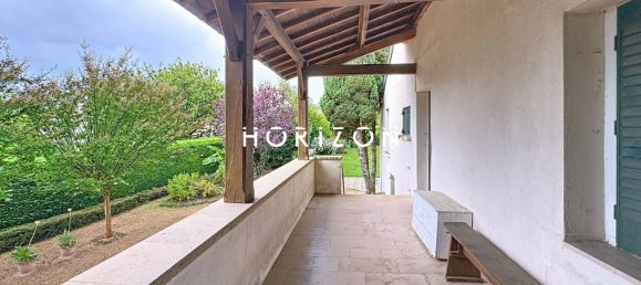 Дом с 8 комнатами в Шарне-ле-Макон, Франция № 358409 6