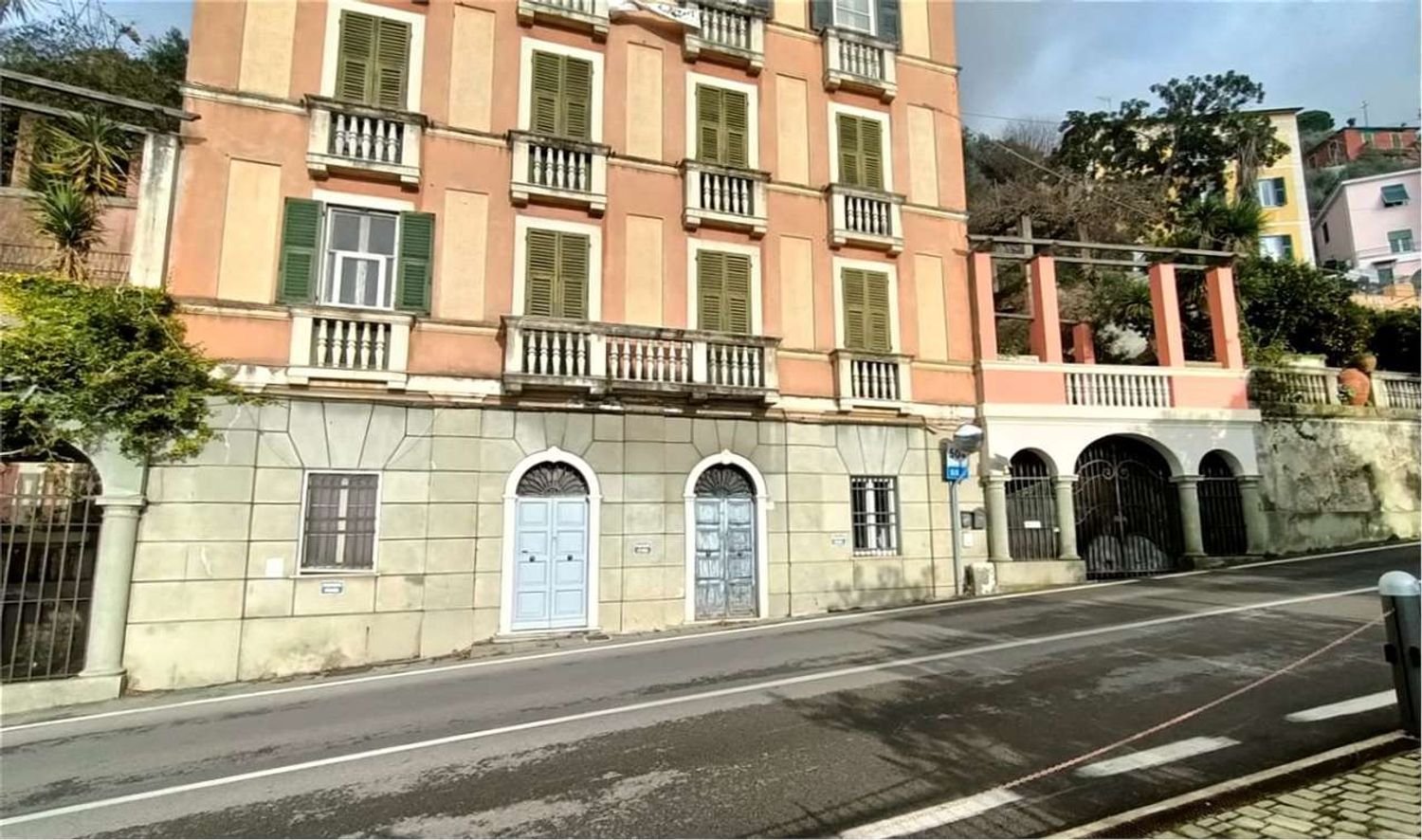 Apartamento de 15 habitaciónes en Camogli, Italy No. 187003