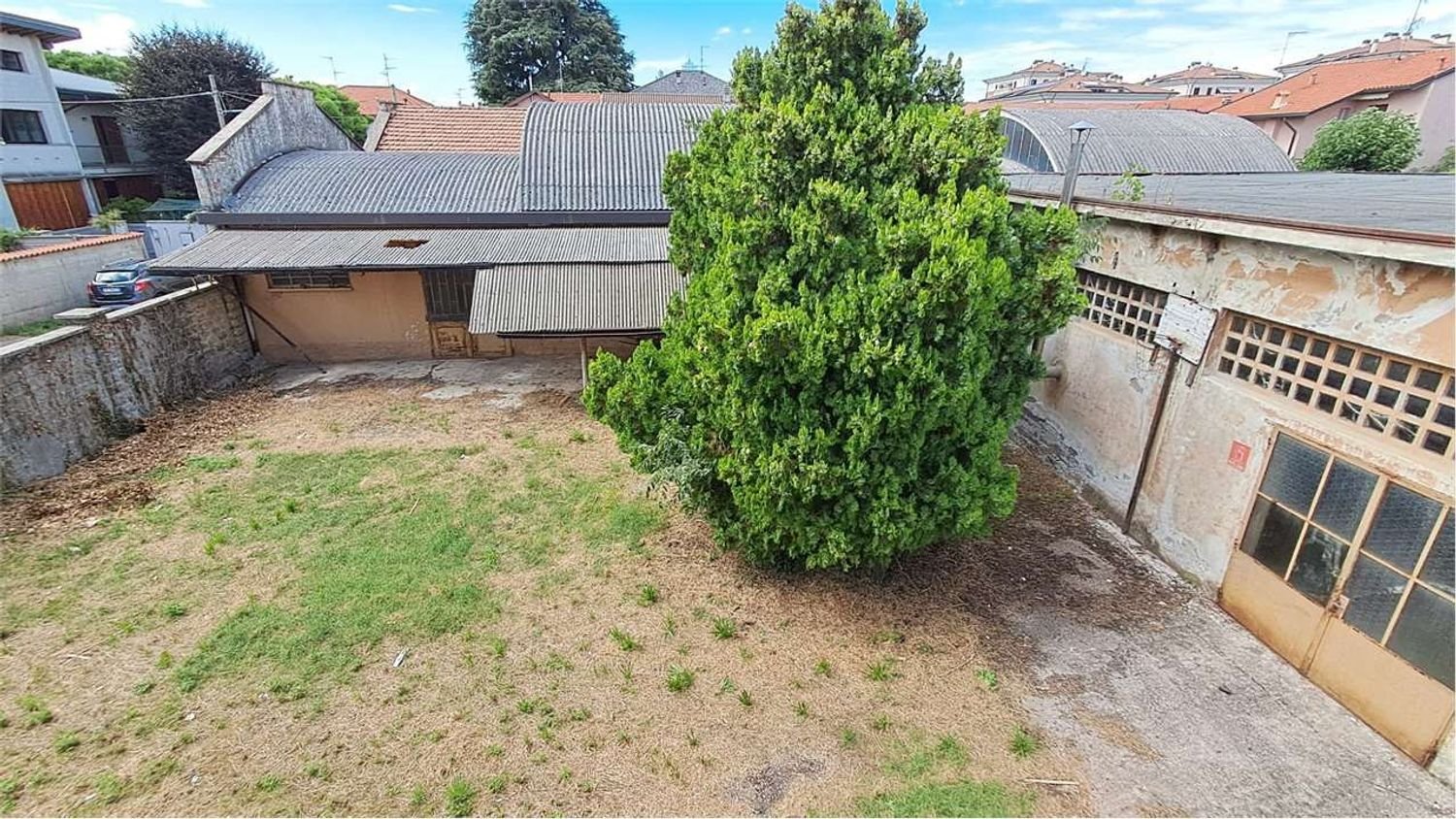 Propriété commerciale à Busto Garolfo, Italy 1000m² No. 365702