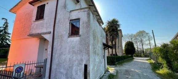 Дом с 6 комнатами в Падуя, Италия № 104683 2