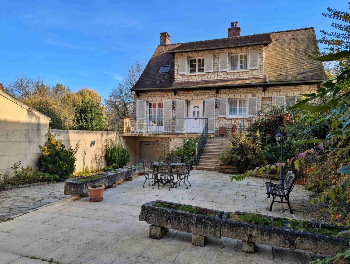 Замки и поместья с 4 спальнями в Майи-ле-Шато, Франция № 274825