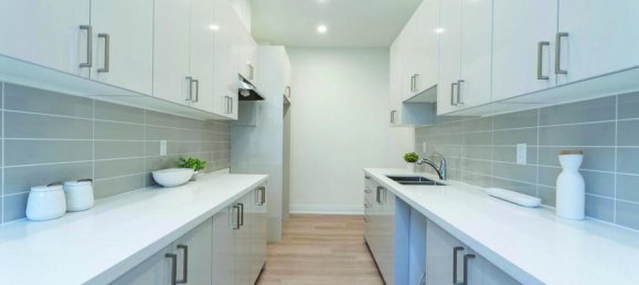 2 bedrooms House in Mississauga, Canada No. 890 11