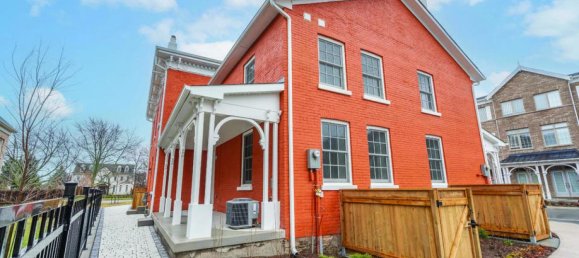 2 bedrooms House in Mississauga, Canada No. 890 3