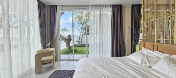 Villa de 10 dormitorios en Sattahip, Thailand No. 26506 2