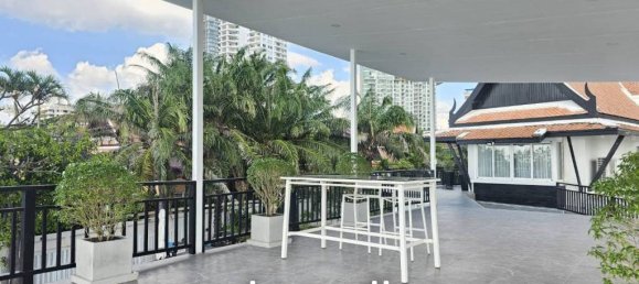 Villa de 10 dormitorios en Sattahip, Thailand No. 26506 5