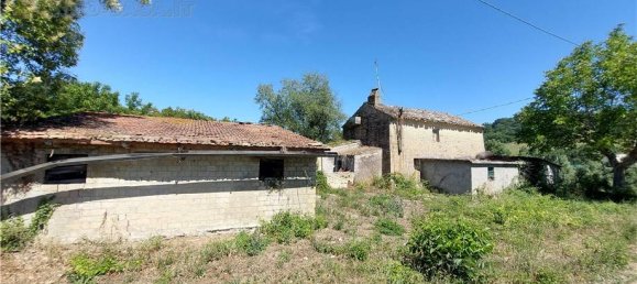 3 bedrooms House in Fermo, Italy No. 130332 3