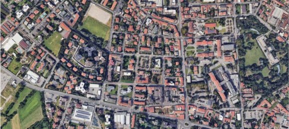 5 rooms Apartment in Legnano, Italy No. 318492 8