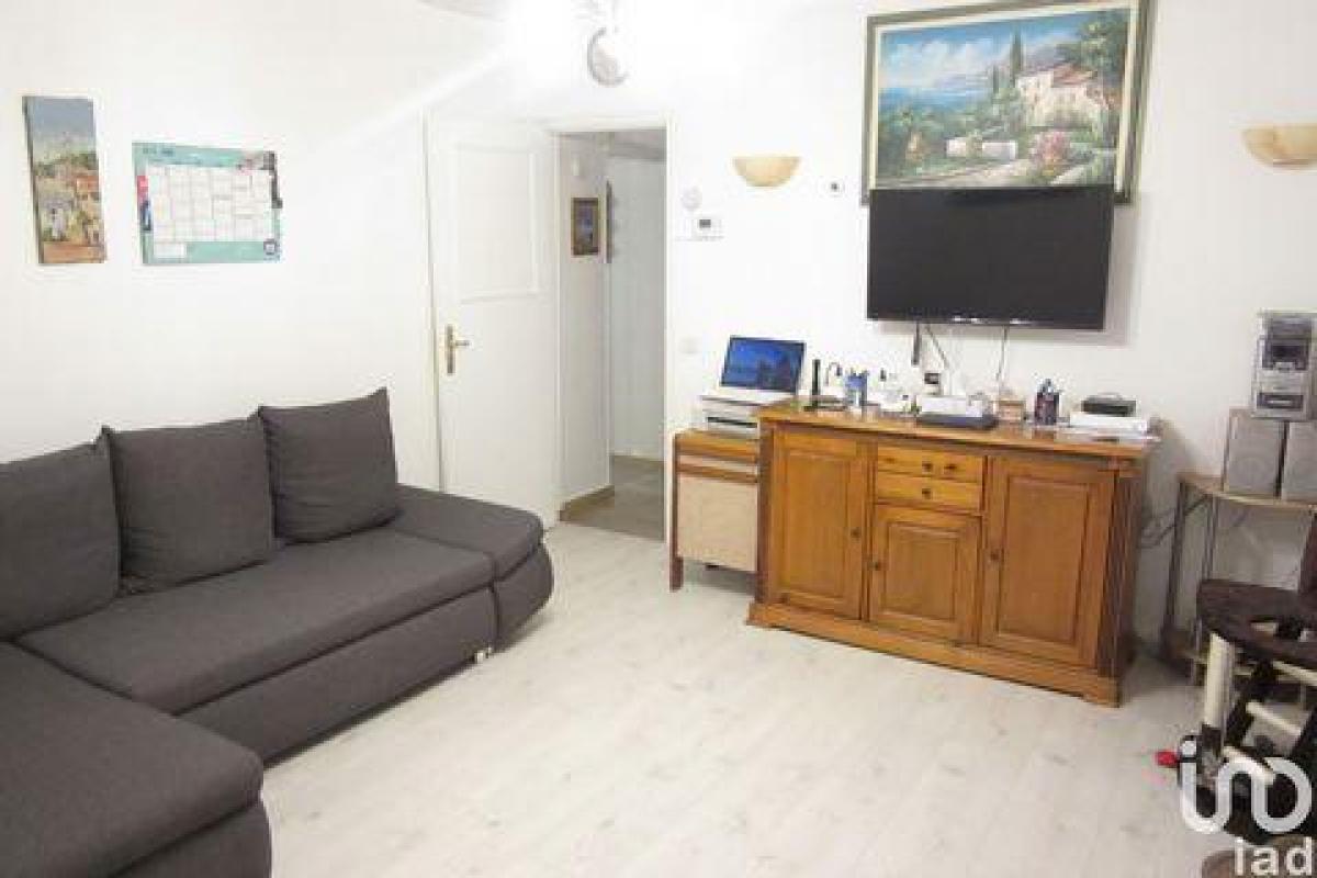 Studio in Chelles, France No. 28978