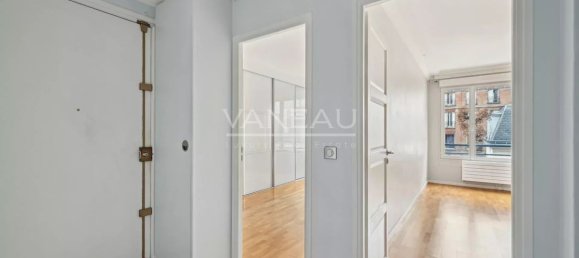 2 bedrooms Apartment in Paris, France No. 128639 12