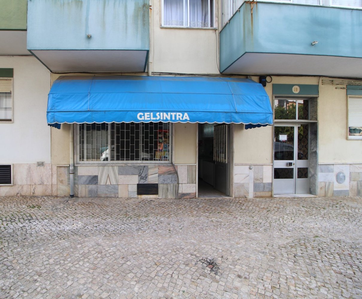 79m² Commercial property in Sintra, Portugal No. 294762