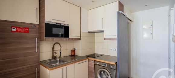 Studio in Paris, France No. 279791 6