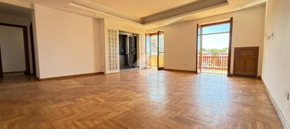 Apartamento T4 em San Sebastiano al Vesuvio, Italy N.º 339416 6