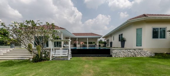 4 bedrooms Cafe / restaurant in Pattaya, Thailand No. 4090 3