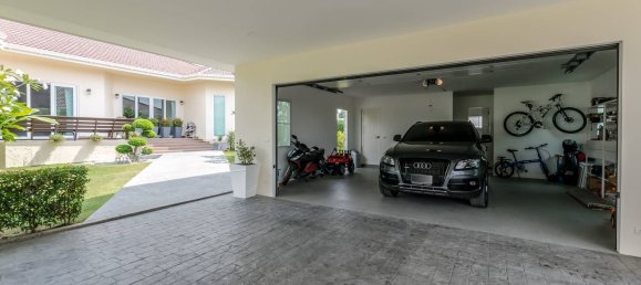 4 bedrooms Cafe / restaurant in Pattaya, Thailand No. 4090 9