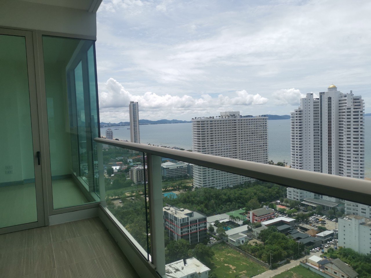 5 bedrooms Condo in Pattaya, Thailand No. 9233