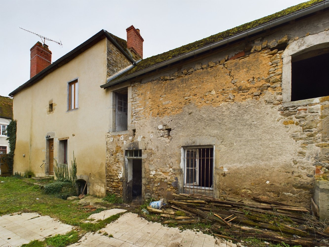 Casa de 2 dormitorios en Chatillon-en-Bazois, France No. 62217