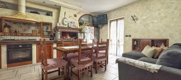 4 rooms House in Val della Torre, Italy No. 104762 3