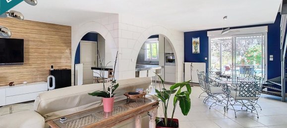 Casa de 6 dormitorios en Joue-les-Tours, France No. 228466 3